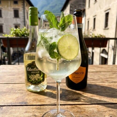 Hugo Spritz cocktail